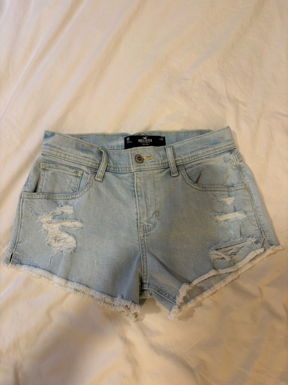 Hollister Low Rise Light Wash Distressed Denim Cutoff Shorts Size 23 Size 00